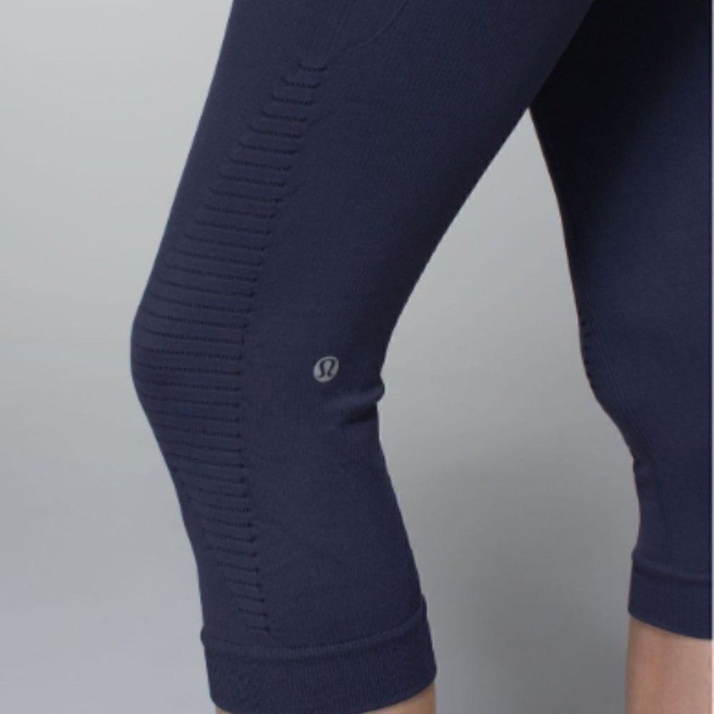 Lululemon In The Flow Crop II *Pattern - Picture 9 of 10